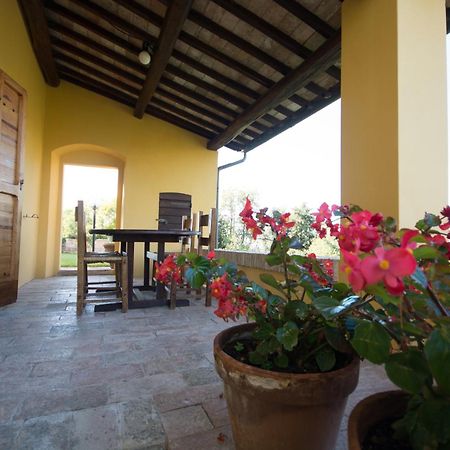 Apartamento Casa Dei Lecci Foligno Exterior foto